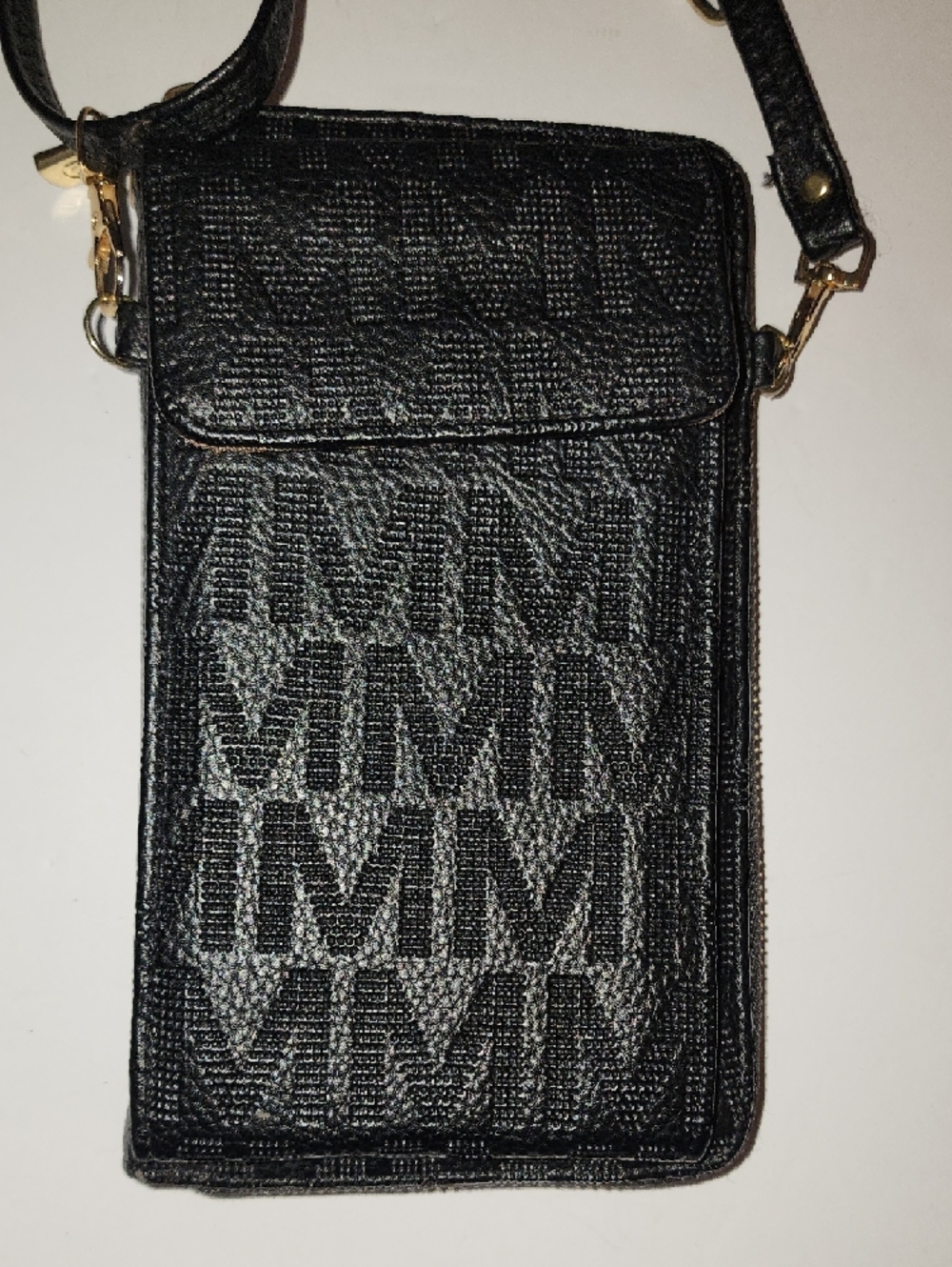 MFK Collection Caddy Signature Phone Wallet Crossbody Bag. 8×5 - Picture 3 of 10